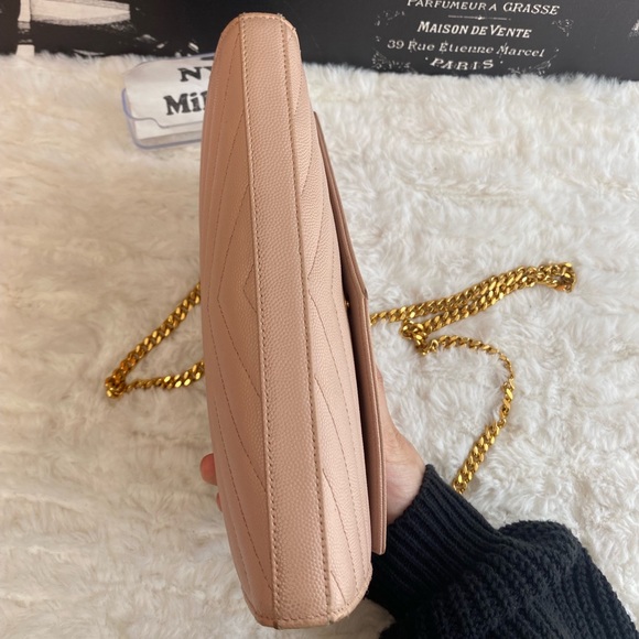 Saint Laurent Monogram Envelope - Picture 5 of 14